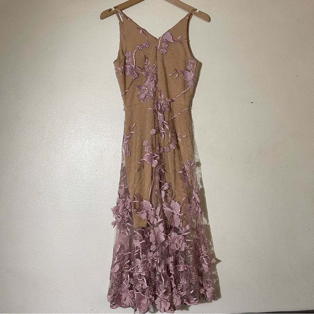Dress the Population lilac/nude Floral Midi Dress - Picture 3 of 11